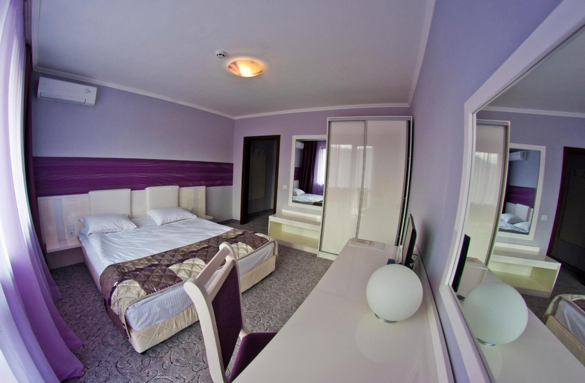 Enira Spa Hotel فيلينغراد الغرفة الصورة