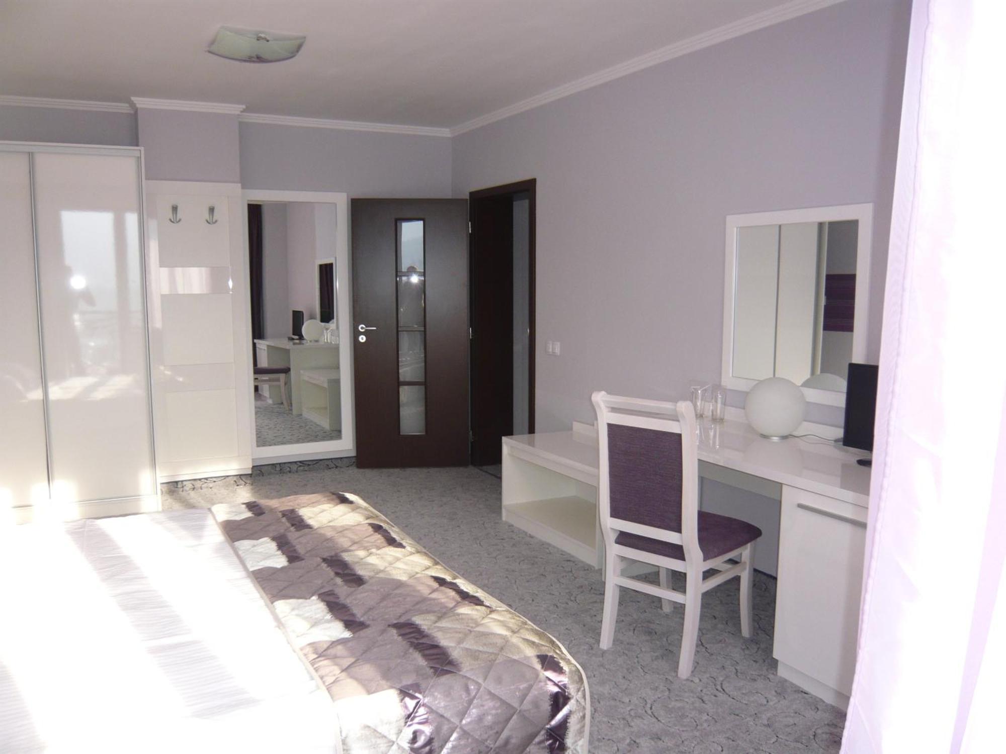 Enira Spa Hotel فيلينغراد الغرفة الصورة